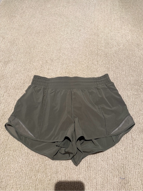 lululemon athletica Pants - Lululemon Hotty Hot Shorts 2.5 High Rise